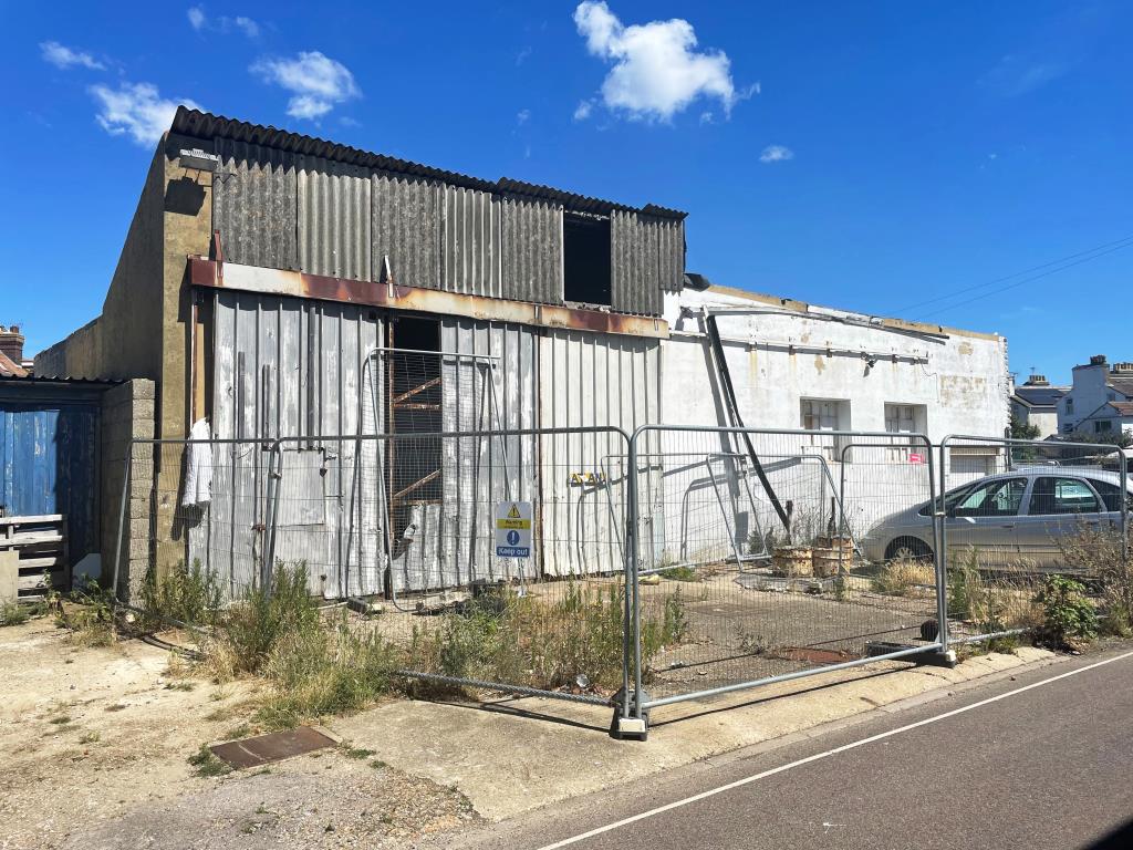 Lot: 45 - COMMERCIAL SITE WITH MIXED USE CONSENT -